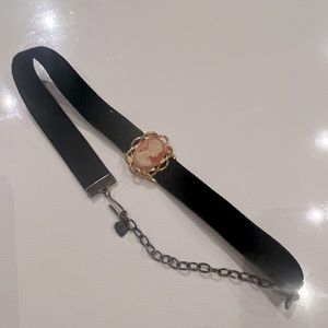 Vintage choker